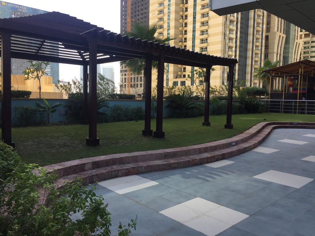 Espace Holiday Homes - Ocean Heights 14 Дубай Екстериор снимка