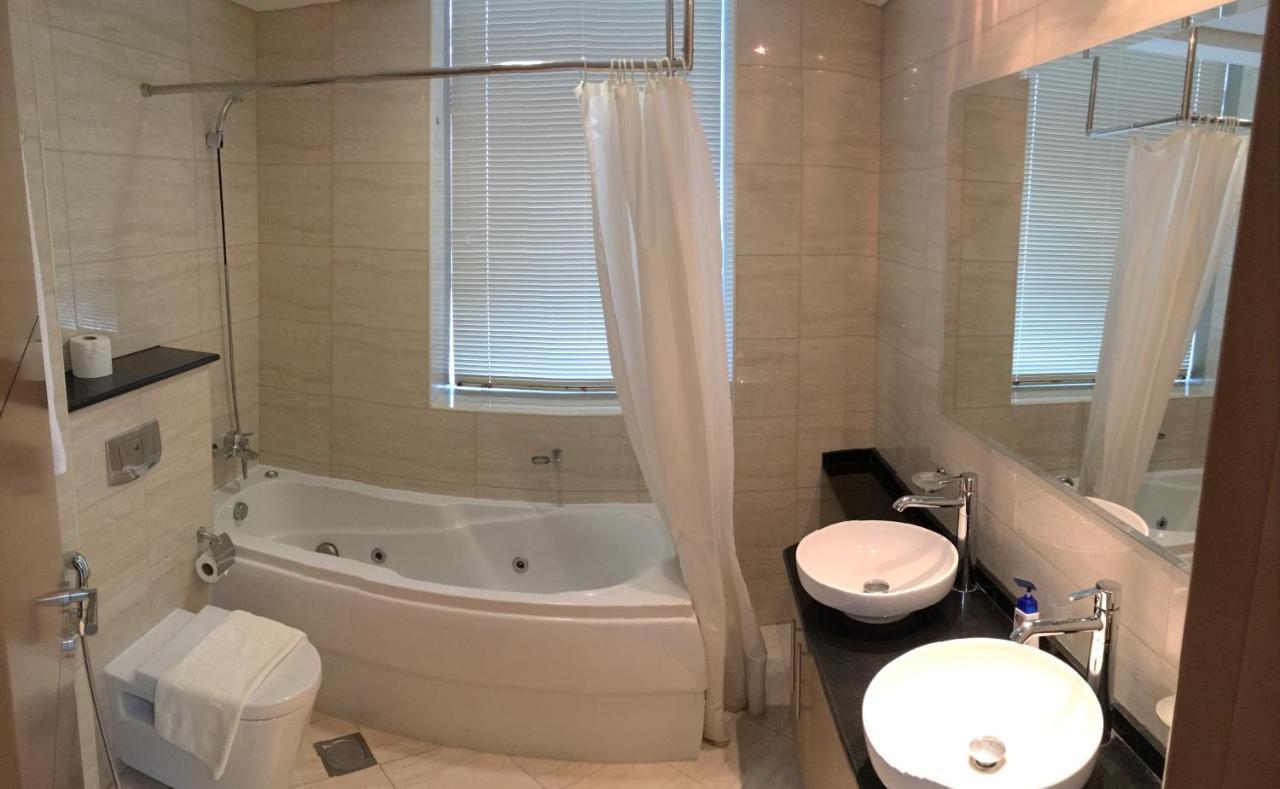 Espace Holiday Homes - Ocean Heights 14 Дубай Екстериор снимка